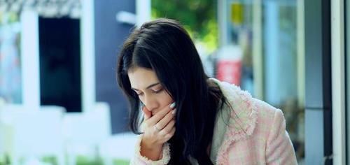 女性|快50岁时,女性下半身若没有这4种表现,恭喜你,说明你还年轻