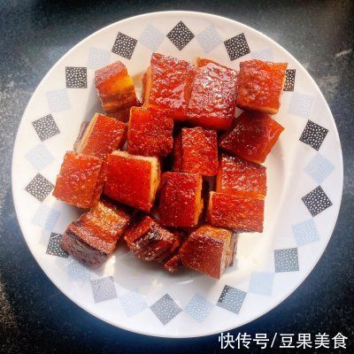 舌尖上的中国，脆皮烤五花能占一席之地