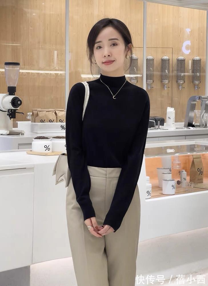 线条|女人无论年纪多大,秋天穿衣没灵感就选“毛衣”,这些技巧够你用