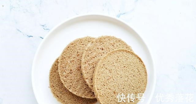 搅拌均匀|口感超丰富的焦糖摩卡蛋糕，一口下去，特别好吃，超满足！