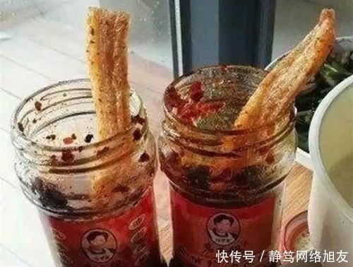 这组老外吃油条火了,把油条吃出了“你们吃不起”的感觉我是服的