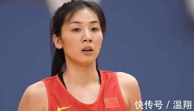 郭艾伦|女篮美女国手官宣退役,才拿到冠军,郭艾伦留言,球迷喊话在一起