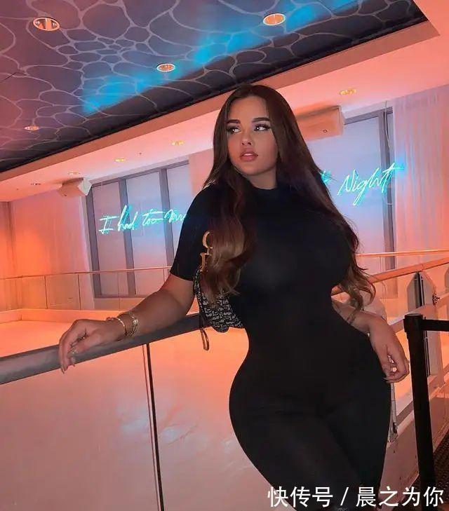 卡戴珊|俄罗斯“重量级女神”,140斤体重无一丝赘肉,健身让身材更完美