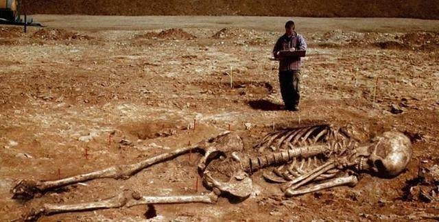 揭秘如何通过骨头分辨男女,考古系的女生都要亲手摸