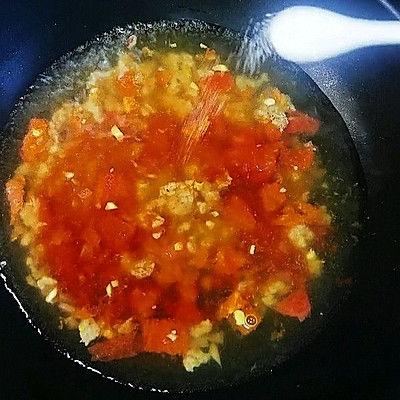 减脂快手早餐:番茄肉酱意面,角瓜虾仁汤,酸奶牛油果泥