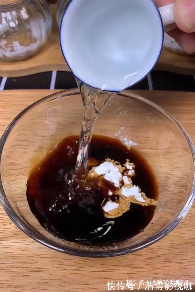 豆腐家常做法之萝卜青椒烩豆腐,色泽艳丽,营养开胃!