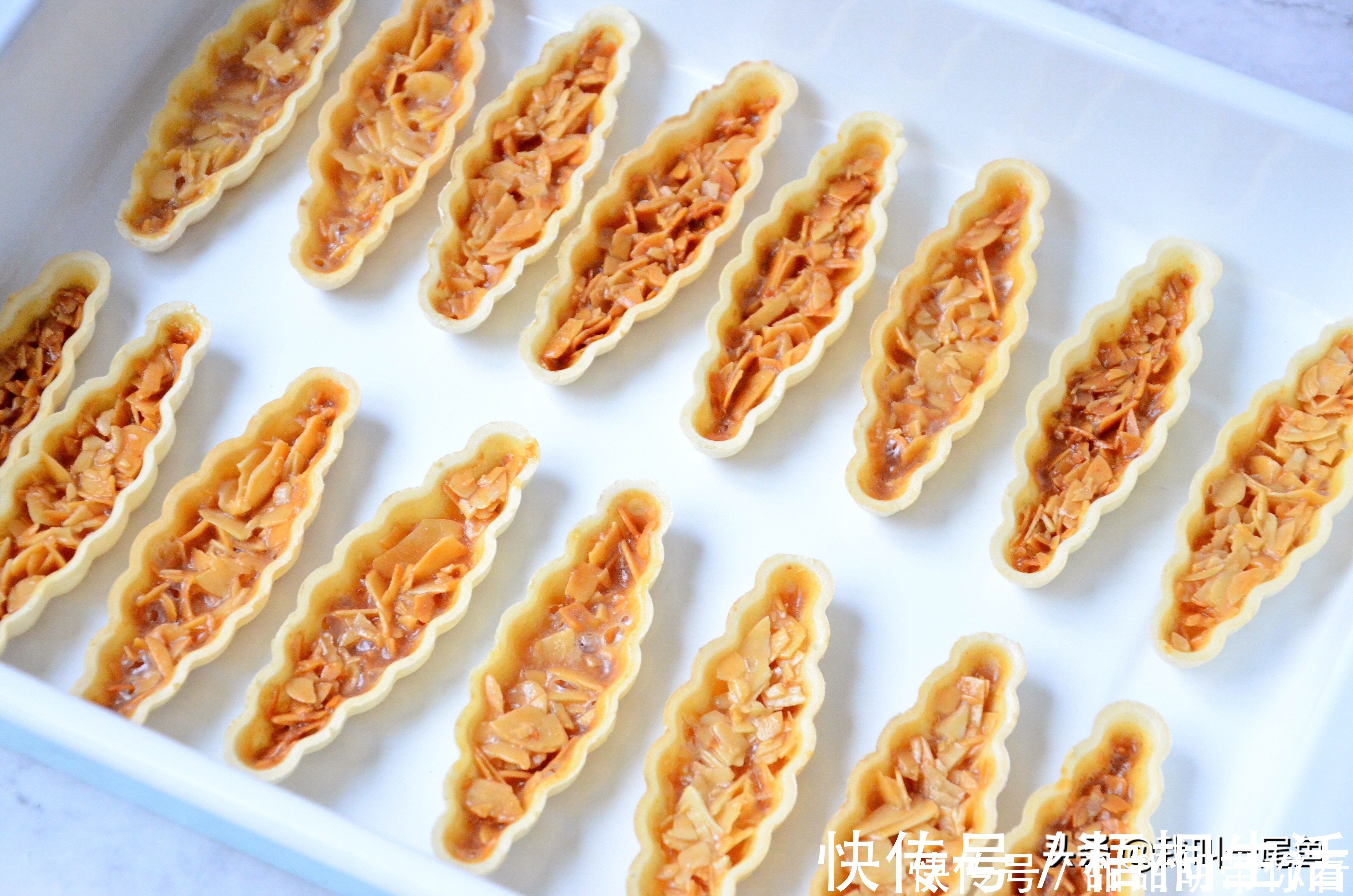 孩子点名要吃的小点心,香甜松脆,一个接一个,好吃的停不下来