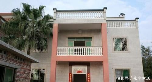 打工仔|打工仔回农村18万建房、8万装修,12米宽的大门被邻居们指指点点