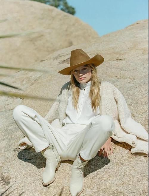  秋冬|秋冬穿搭的重头戏，选米色就对了