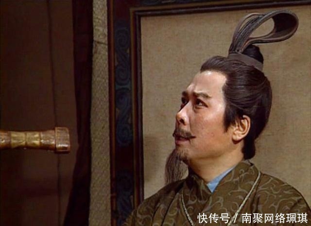 吕布|曹操要杀吕布时，郭嘉就站在他旁边，他为何要问刘备？