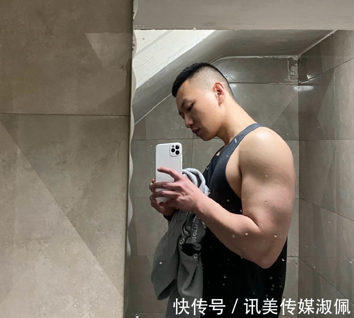 机车|挥汗如雨是常态,有颜有料的机车型男,当地帅哥排行榜第一名!