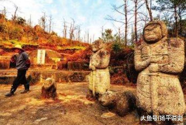 墓主@一家族世代守护古墓千年, 不知墓主身份, 盗墓贼不敢靠近