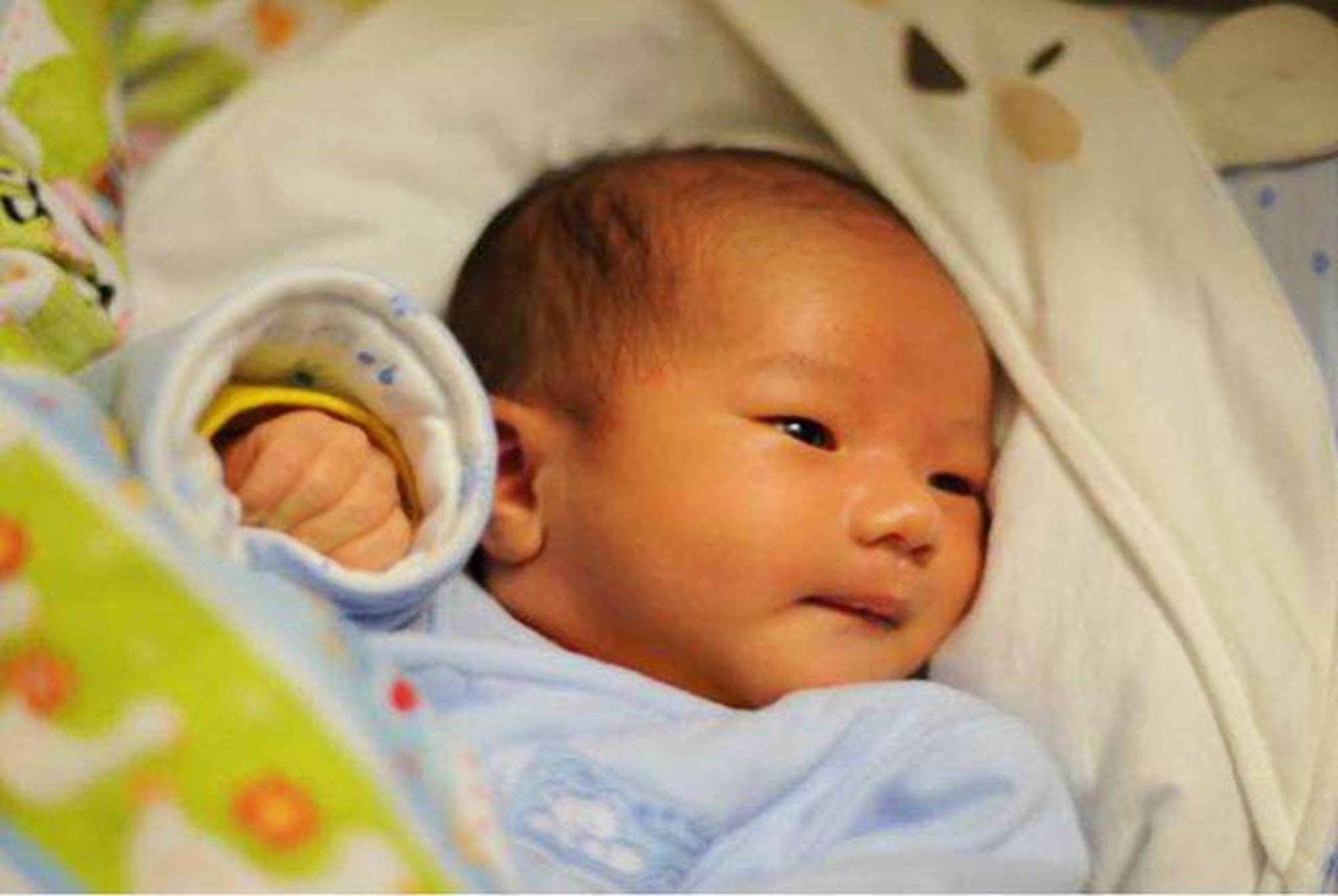 小丽|新生儿怕冷还是怕热冬季养娃搞清楚这个问题,宝宝才能更健康