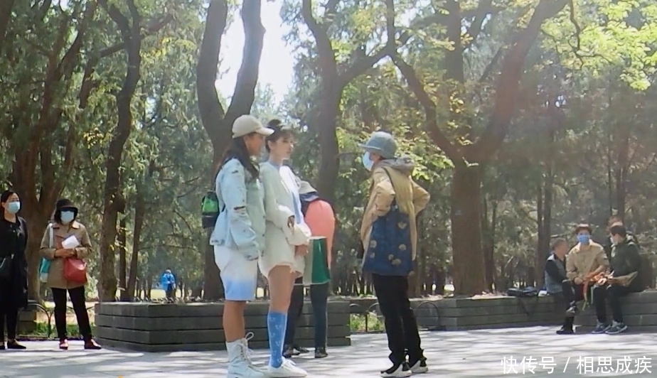 学历|陈小纭去相亲角，却因学历低进不了相亲群，她随后的反应太真实了