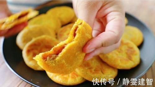 红薯别煮着吃了,加碗面粉烫一烫,不用油炸就酥脆,咬一口还流沙