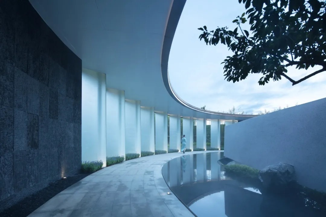 设计|以地为纸,泼墨生花|世茂滨江壹号