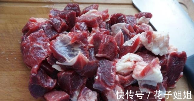 好吃美味牛腩西红柿,做法简单,汤汁红润,味道鲜美超好吃!