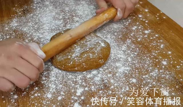 大饼|这零食的做法太好吃了，冰箱里一放，比薯片还好吃，一口一个真香