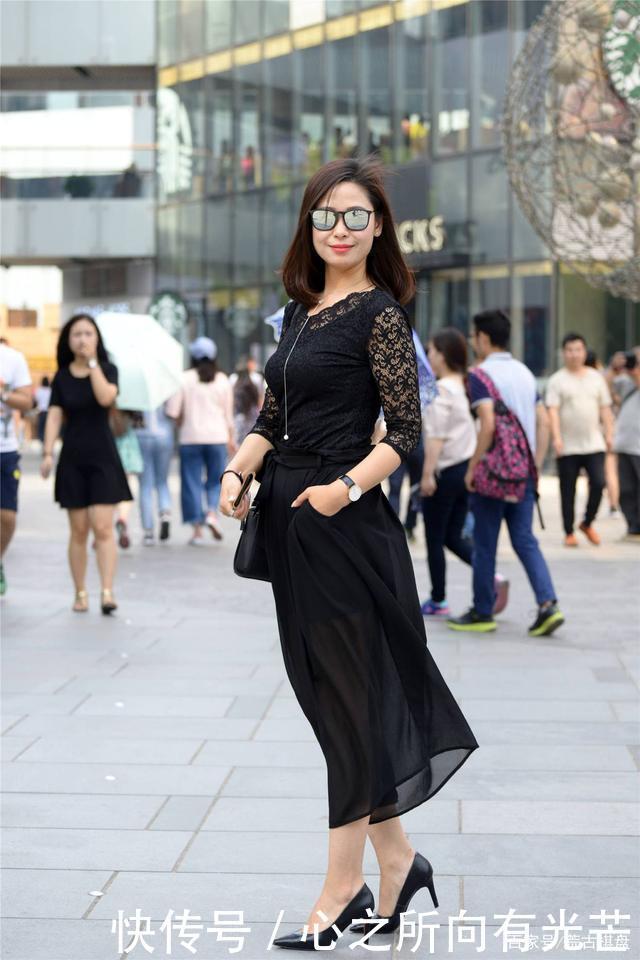 生活|不挑身材的黑色半身长裙,百搭的黑色尖头细跟鞋,穿出气质美