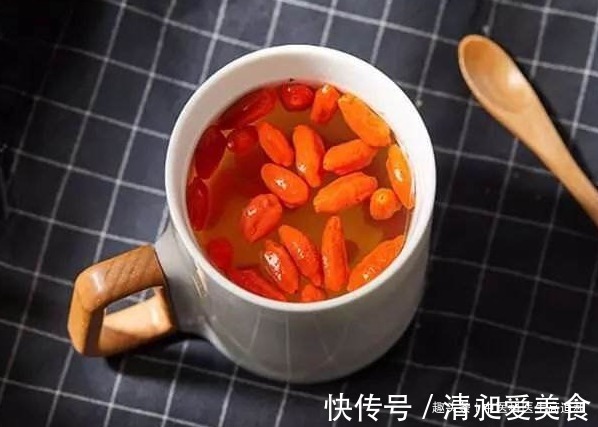 食用枸杞|枸杞百利但有三害，危害极大，“杯不离手”的男性不妨了解下