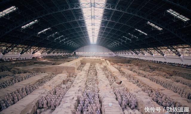 秦始皇|秦始皇兵马俑,两排俑之间的土堆是干嘛用的?