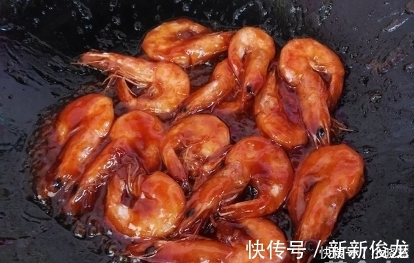 水煮|大虾别只用水煮，一道网红菜，8分钟搞定，好吃到舌头都要掉了！