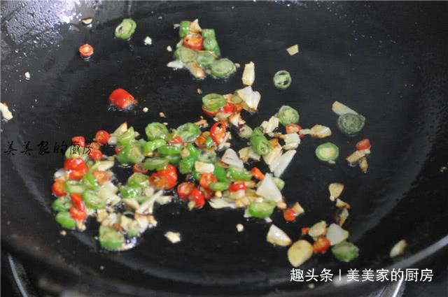 一到夏天,此菜就供不应求!清早就被抢光,女人个个都爱!