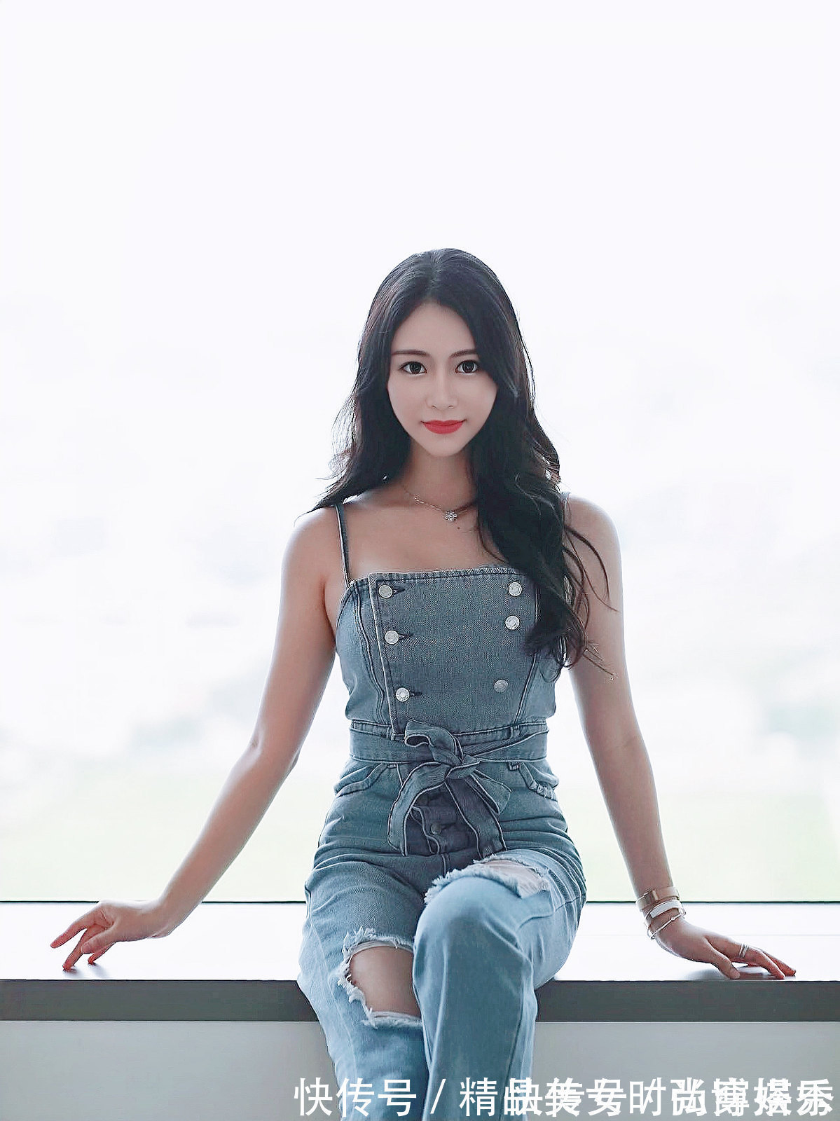 双排扣 复古又有气质的吊带牛仔连体裤,双排扣点缀吸睛又有型