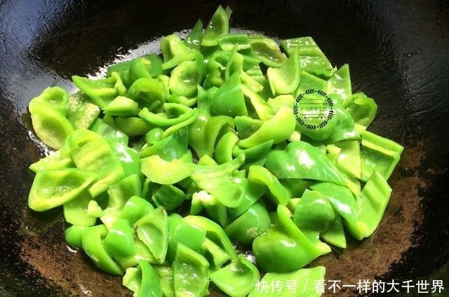 鸡蛋和它是“黄金搭档”,简单一炒,营养又下饭,孩子超爱吃