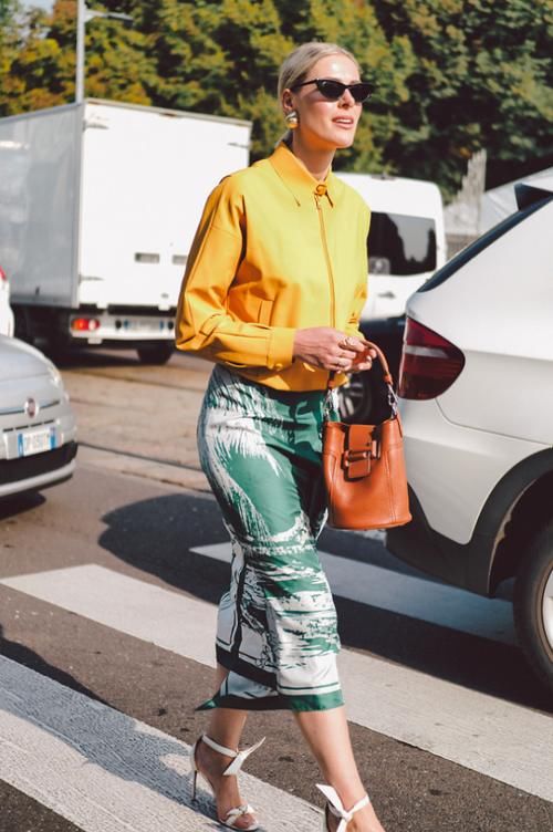 新潮的流行色原来是黄色，穿着高级还时尚，难怪这么受欢迎