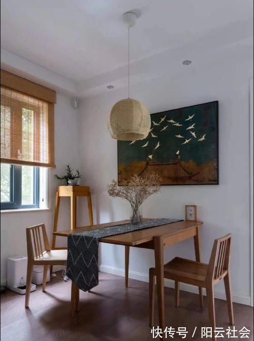 改造|小夫妻爆改老破小！阳台外扩打张榻榻米，直接把卧室装进客厅里！