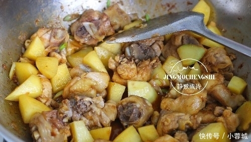 土豆|天热不想下厨,学学此懒人饭做法,饭菜一锅齐,比叫外卖都快