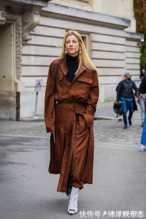 色调 女人不管什么年纪,穿衣都要远离这3种''大妈色'',显老土又掉档次