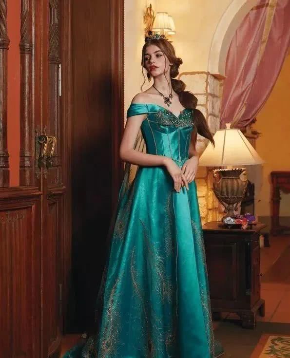 把冰雪奇缘做成婚纱这些迪士尼公主穿的婚纱裙也太好看了