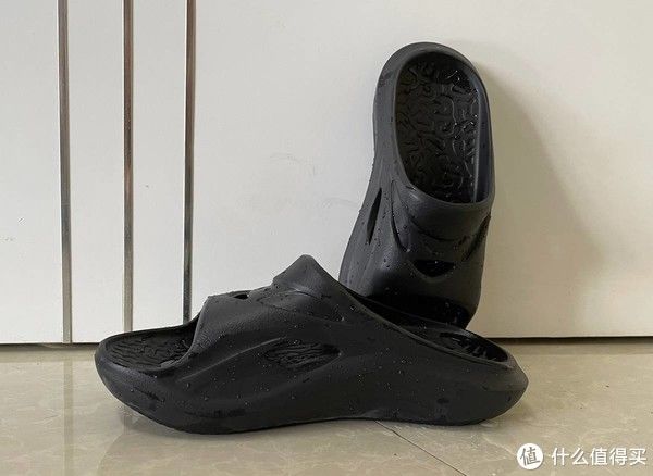 屎感|咕咚减震舒缓拖鞋,给予的不仅仅是踩屎感