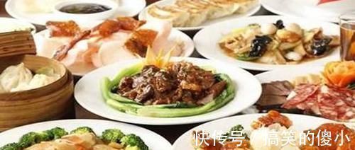 七十二变$法国哥哥来中国看弟弟,一上餐桌就愣了:你们这是在吃啥?