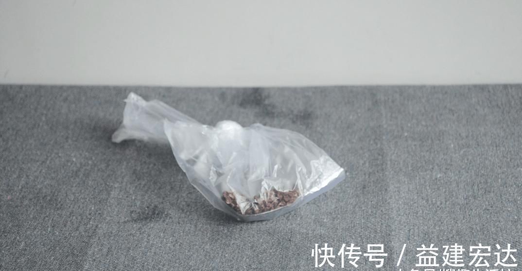 面粉放久了容易生虫 只需要往里放点它, 面粉放多久都不会生虫