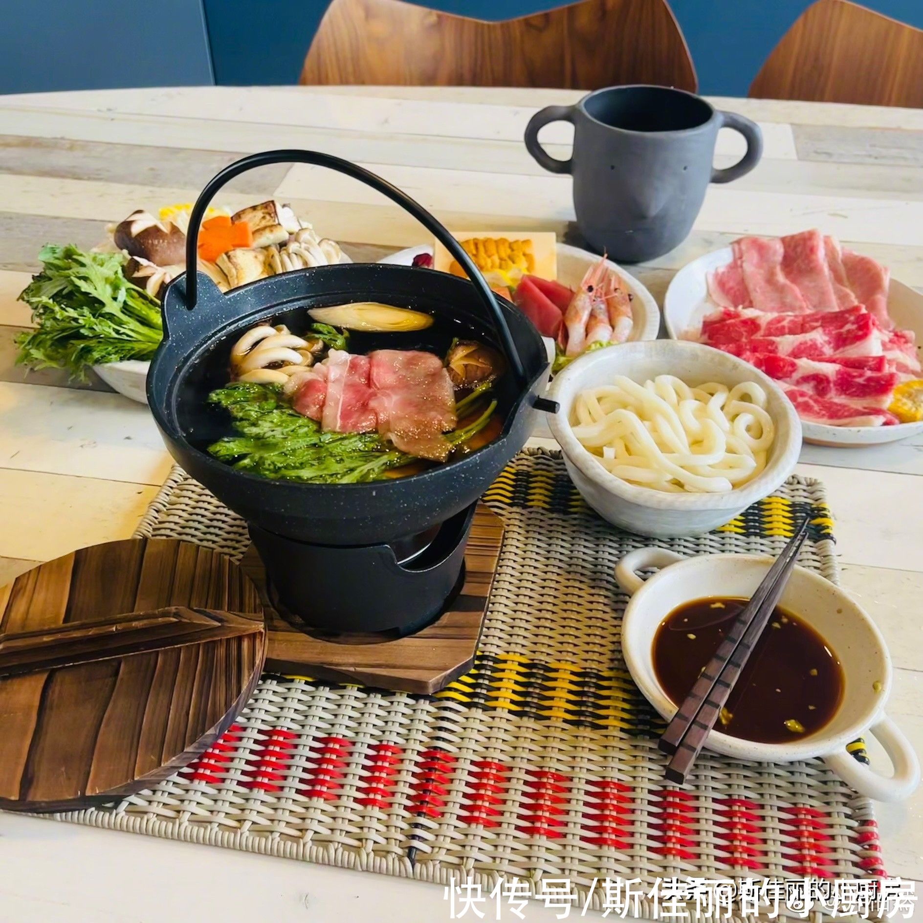 井柏然日常美食曬圈火了，獲得78多萬(wàn)點(diǎn)贊，網(wǎng)友：要組團(tuán)去蹭飯