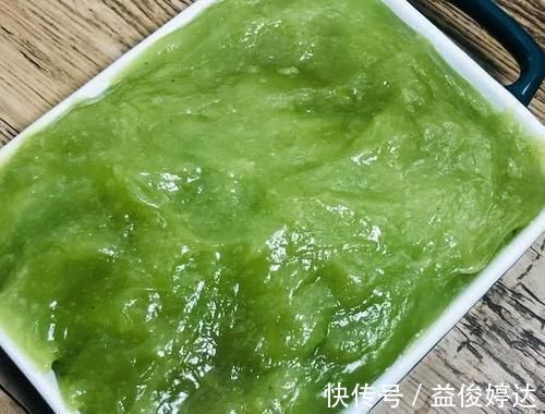 黄瓜的新做法，只需要用筷子搅一搅，拌一拌，比凉皮还好吃