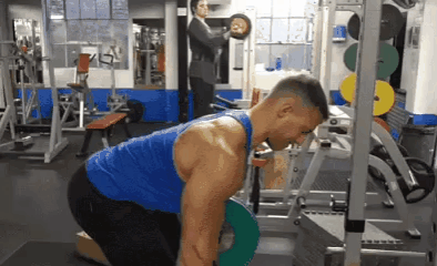 哑铃|想要增加背阔肌厚度，多做这3个动作，更有效提升练背效果