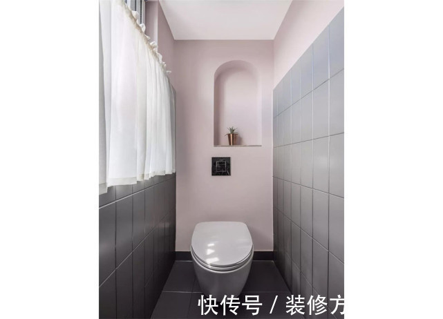 荷尔德林|86平现代简约风二居室,客厅打破常规的布局设计时尚