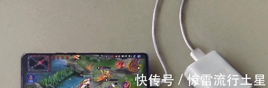 绘画|大佬纸上绘画成实物，3D炮姐活跃在纸上，贴在墙上就是手办浮空