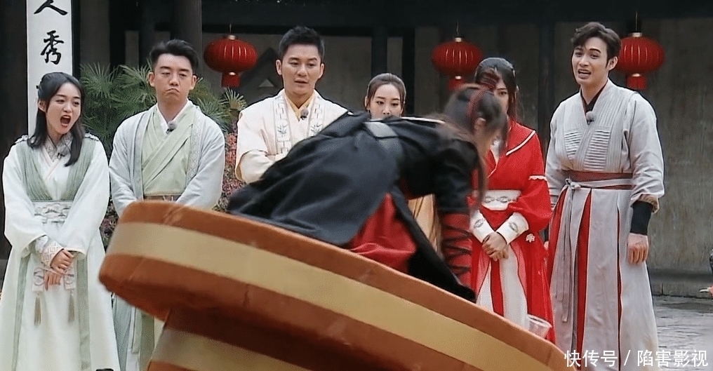 孟佳|跑男:蔡徐坤表演社会摇,沙溢摔倒在地,这期节目的道理好硬核