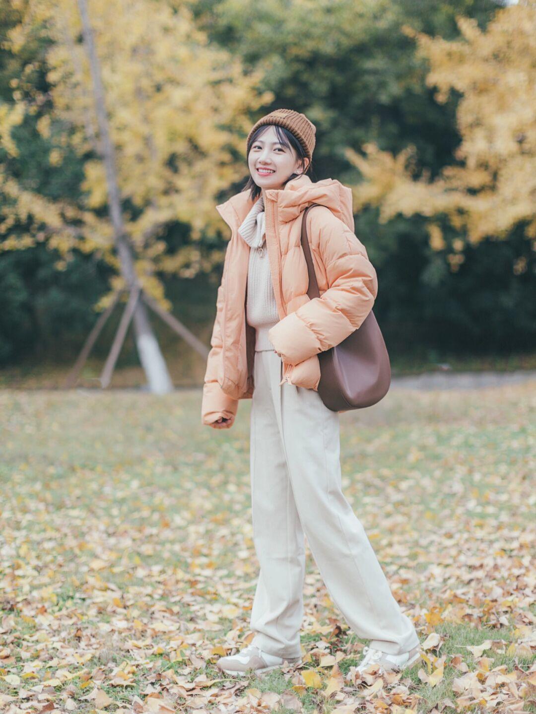 黄黑皮|看过这组羽绒服搭配,才知道冬季要保暖也要优雅,低调高级