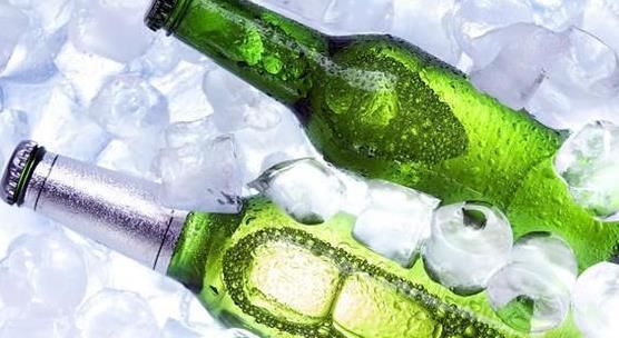 危害|滥喝啤酒的危害不可小觑夏天喝啤酒需要注意的事项