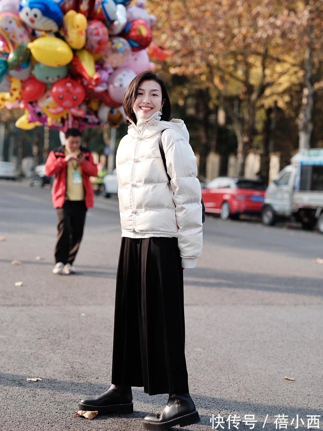 阔腿裤 冬季羽绒服别乱叠穿,学时尚博主做减法,简约的穿搭更适合普通人