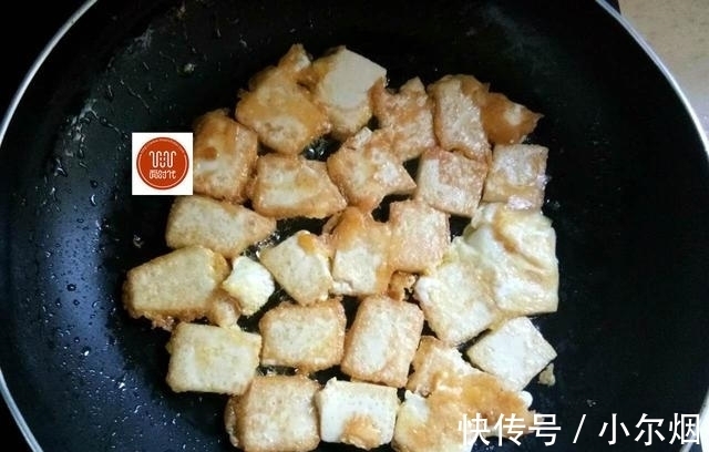 小面姨|豆腐别总炒着吃,教你一个简单又好吃的做法,第一次做大家抢着吃