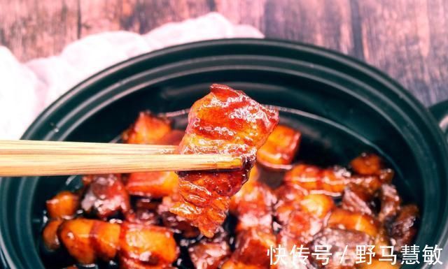 五花肉|做红烧肉,记住“整焯、2炒、加3水”,肉块肥而不腻,入口即化