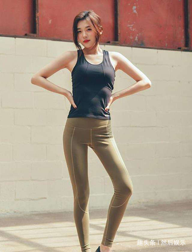 大长腿 紧身打底裤美女,展现出中国女性特有的美