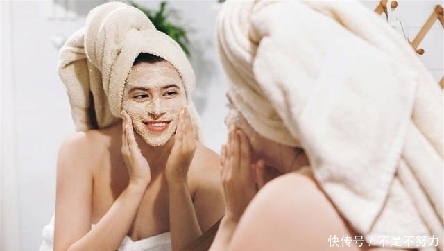 方式来进行|错误的使用洁面乳会烂脸的,接下来教你如何正确使用洁面乳